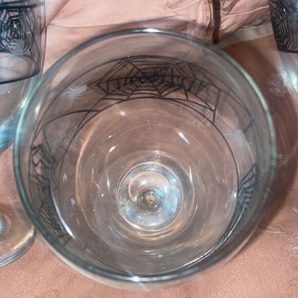 Set of Four Spider Web 🕷🕸Glasses! - Picture 8 of 9